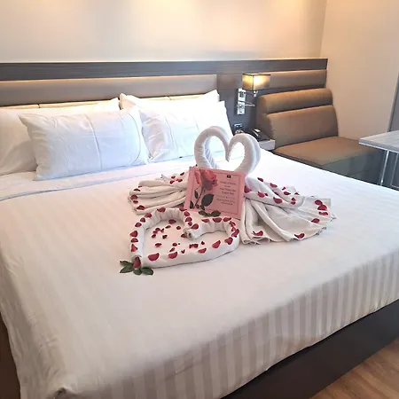Amora Neoluxe Suites Hotel