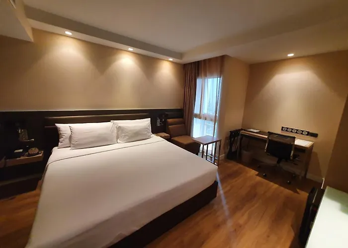Amora Neoluxe 4* Bangkok