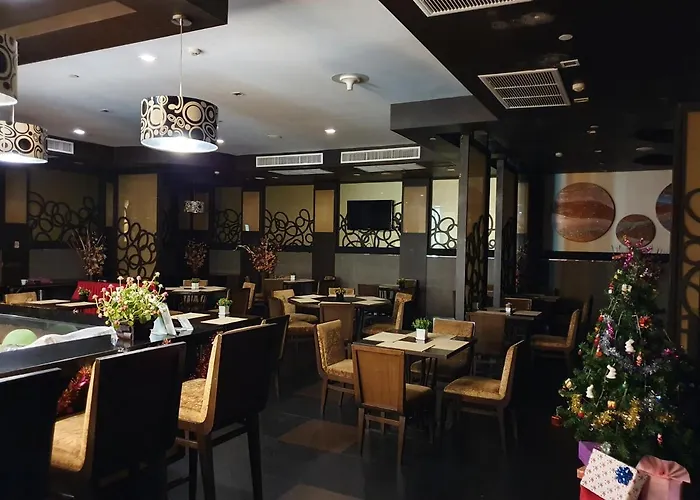Amora Neoluxe Hotel 4*