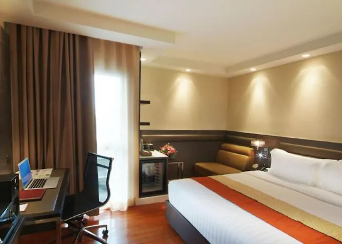 Hotel Amora Neoluxe 4*