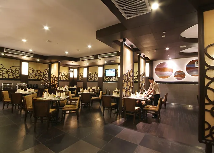 Amora Neoluxe Hotel 4*