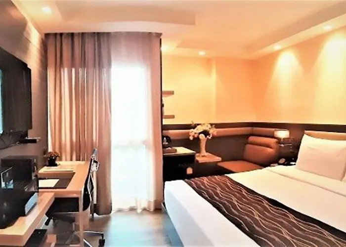 Amora Neoluxe 4* Bangkok