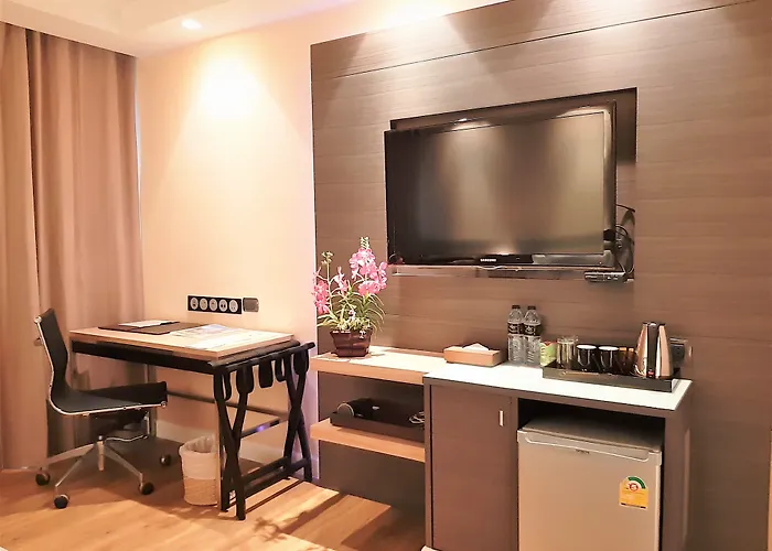 Amora Neoluxe 4* Bangkok