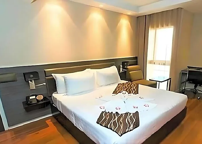 Amora Neoluxe 4* Bangkok