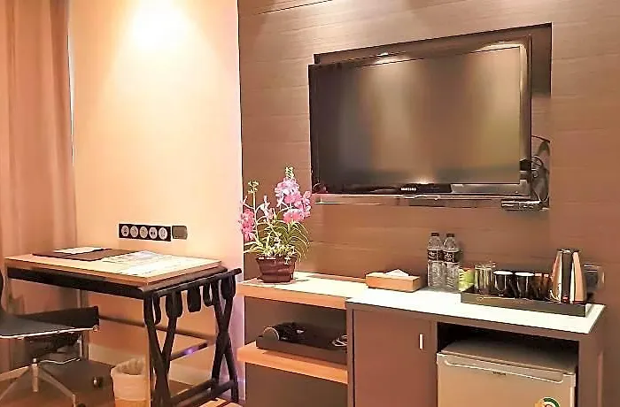 Amora Neoluxe Hotel 4*