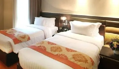 Amora Neoluxe Hotel 4*
